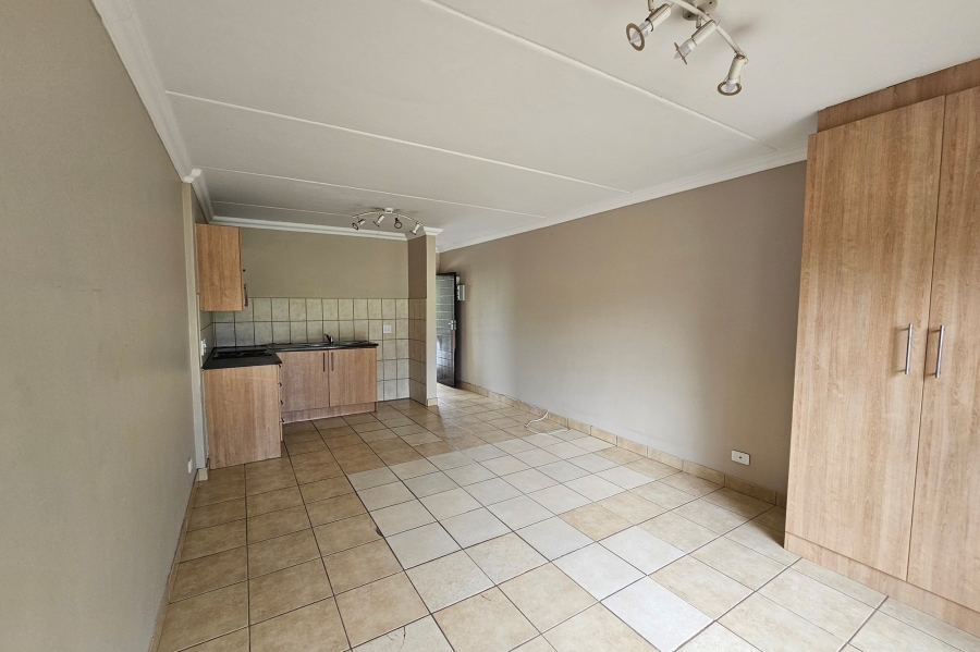 1 Bedroom Property for Sale in Geelhoutpark North West